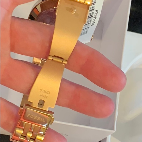 Brand New With Tags Rose Gold Color Watch - Picture 8 of 8
